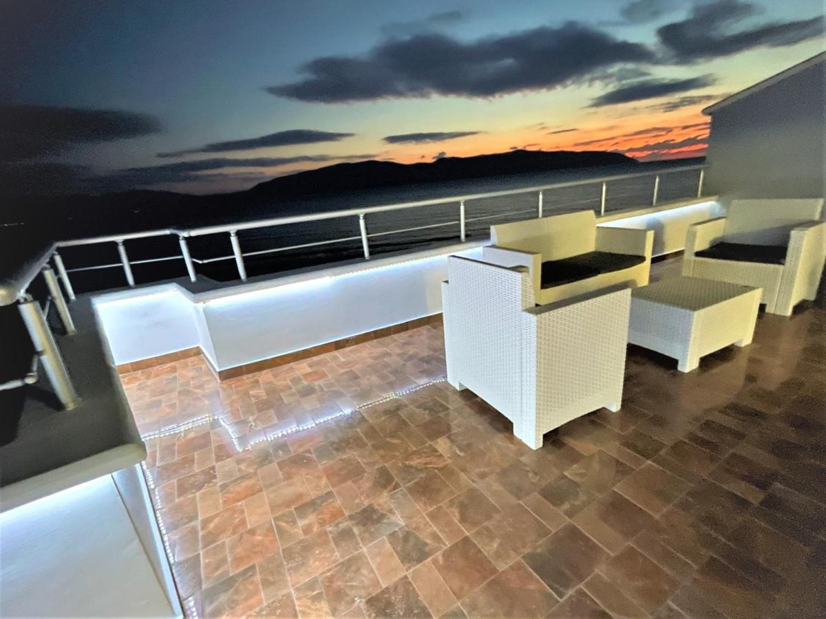 Sky & Sea Viewing Apartment Vlore Bagian luar foto