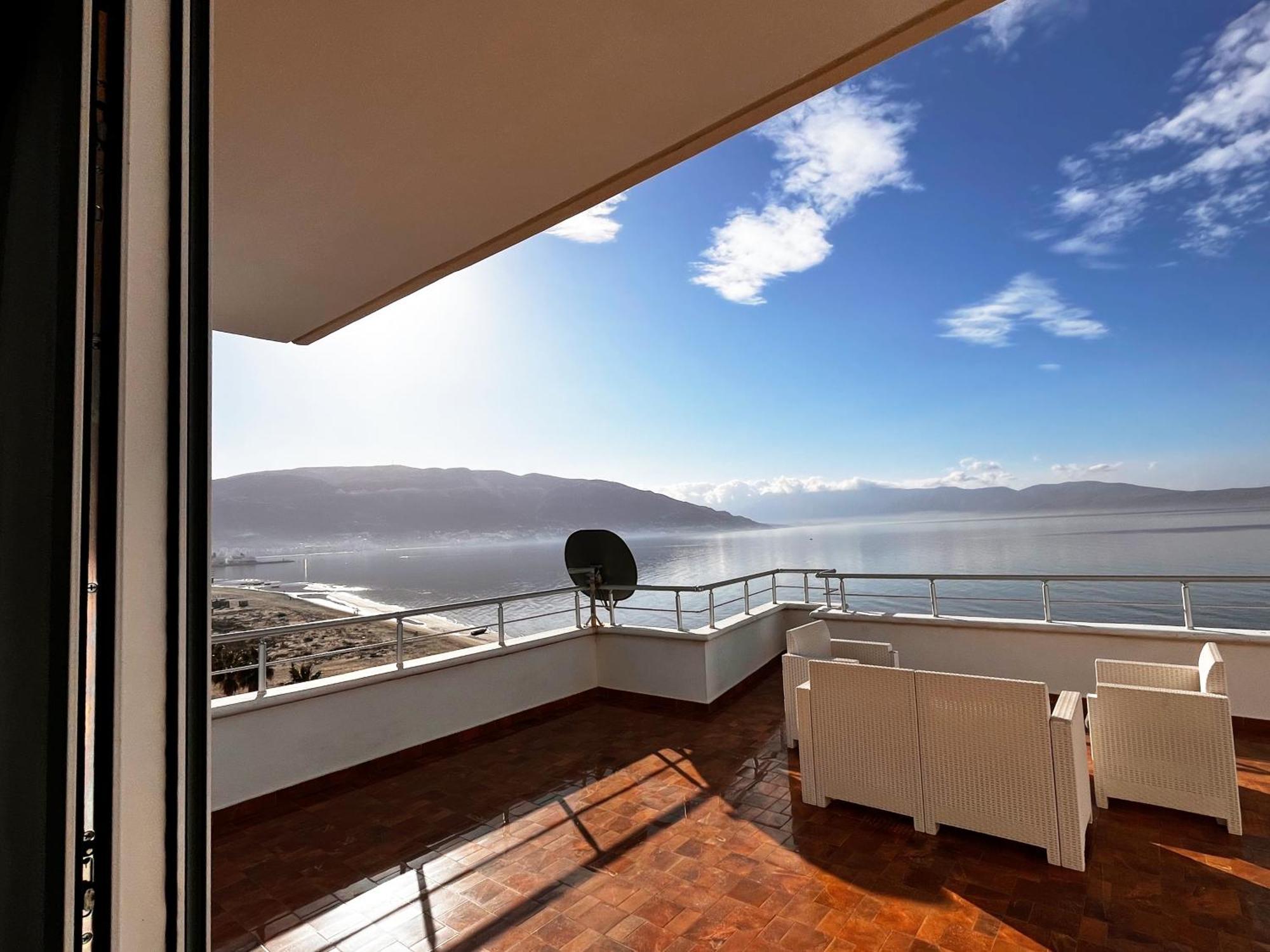 Sky & Sea Viewing Apartment Vlore Bagian luar foto