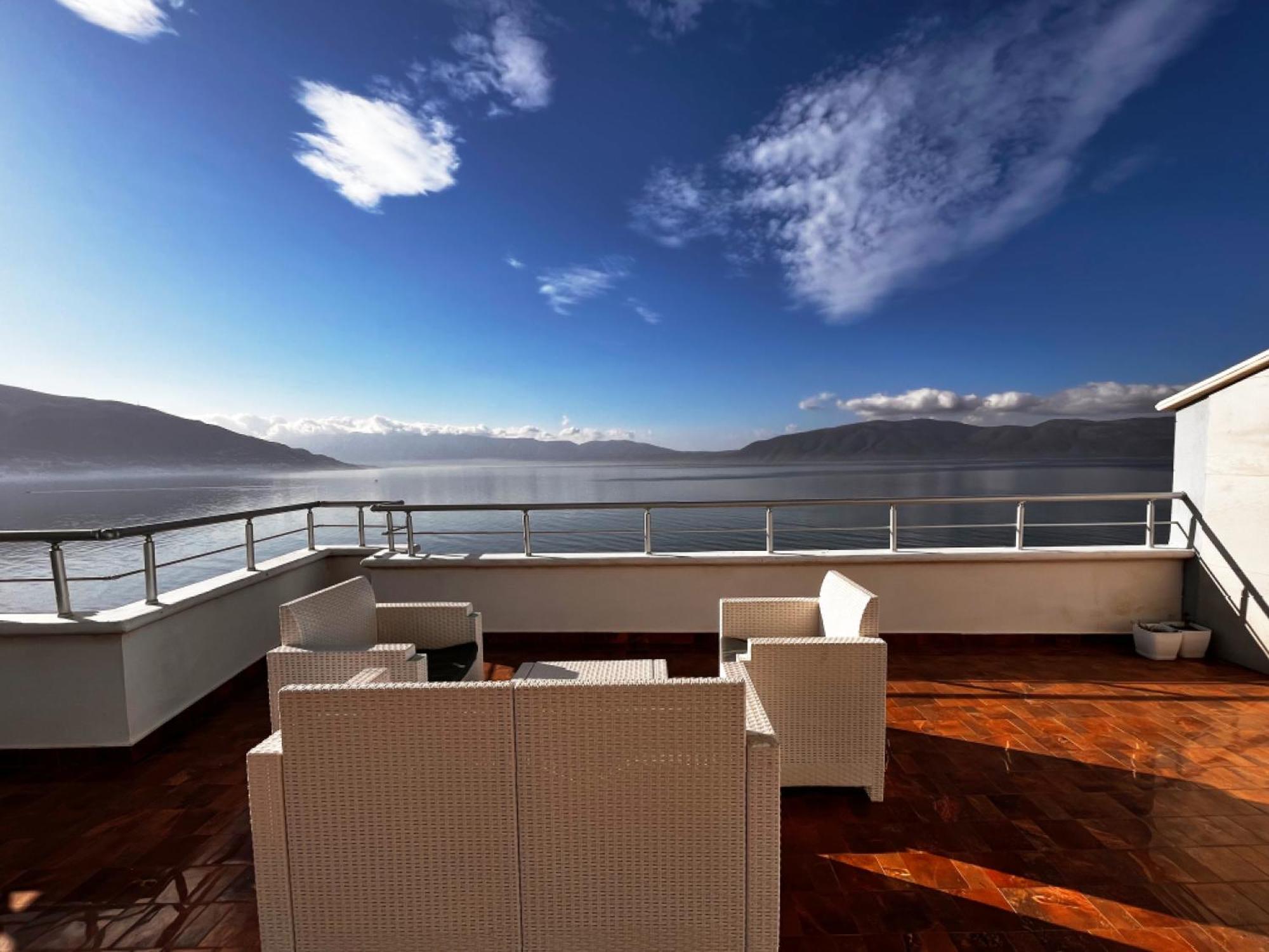 Sky & Sea Viewing Apartment Vlore Bagian luar foto