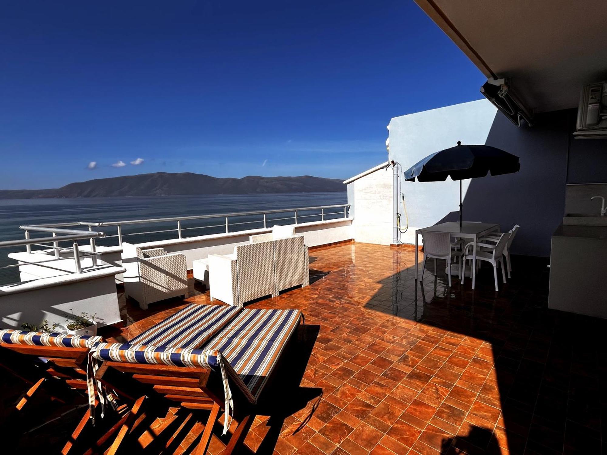 Sky & Sea Viewing Apartment Vlore Bagian luar foto