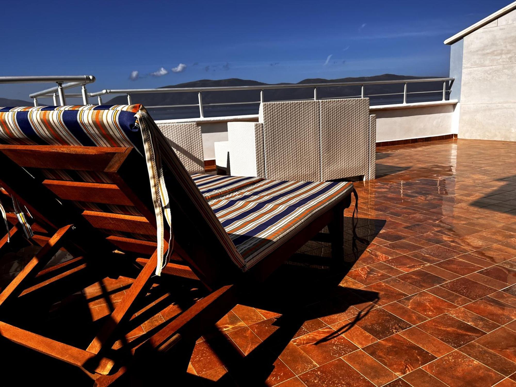 Sky & Sea Viewing Apartment Vlore Bagian luar foto