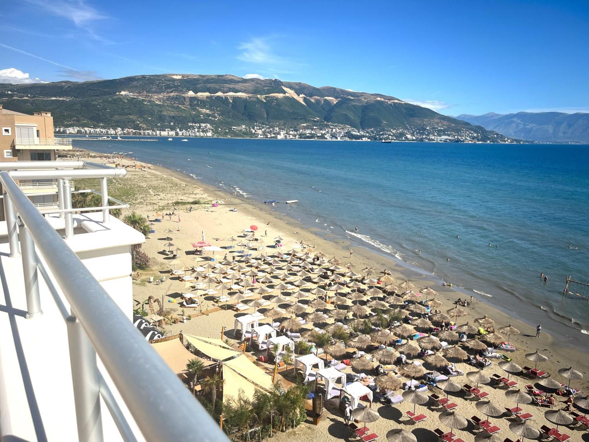 Sky & Sea Viewing Apartment Vlore Bagian luar foto