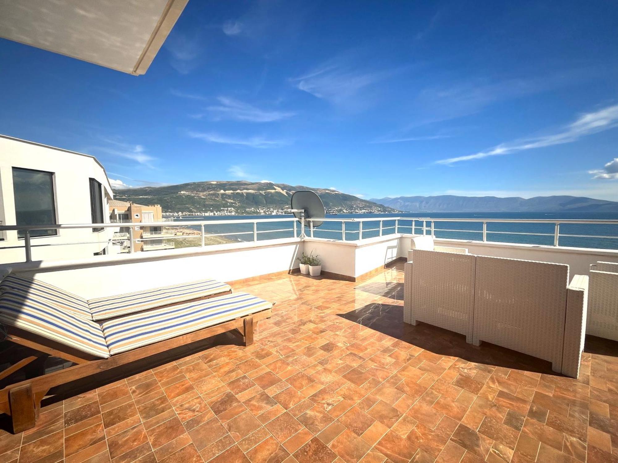 Sky & Sea Viewing Apartment Vlore Bagian luar foto