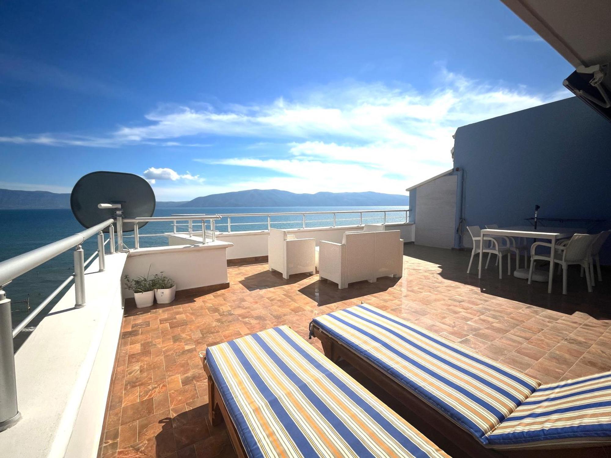 Sky & Sea Viewing Apartment Vlore Bagian luar foto