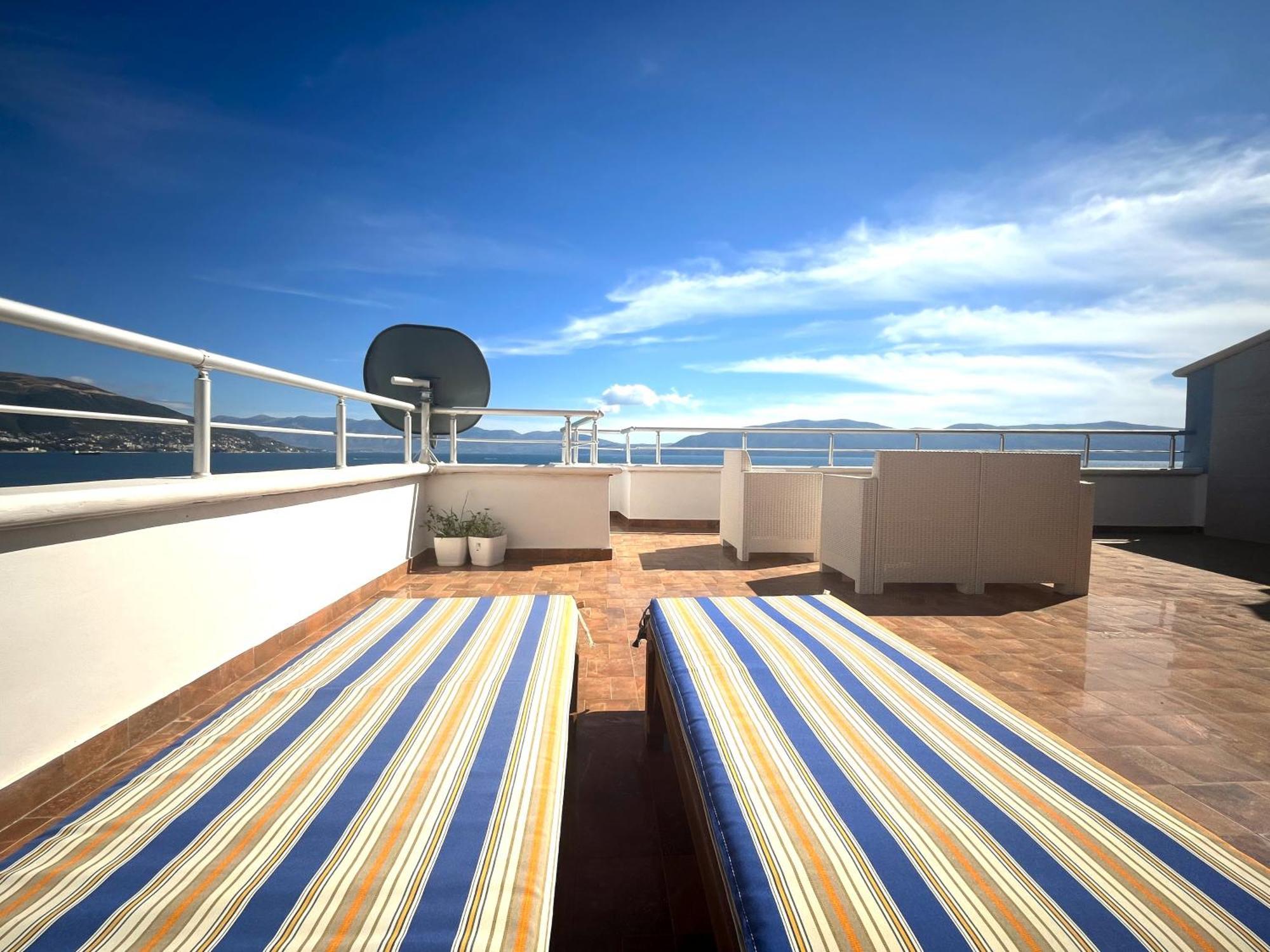 Sky & Sea Viewing Apartment Vlore Bagian luar foto